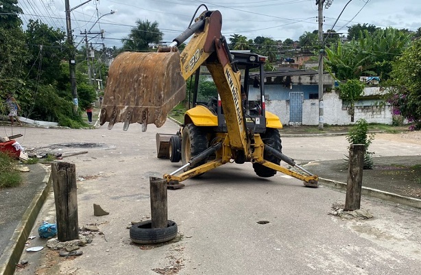 Ações da PMERJ para remoção de barricadas em ruas de São Gonçalo terminam em prisões apreensões de armas e drogas